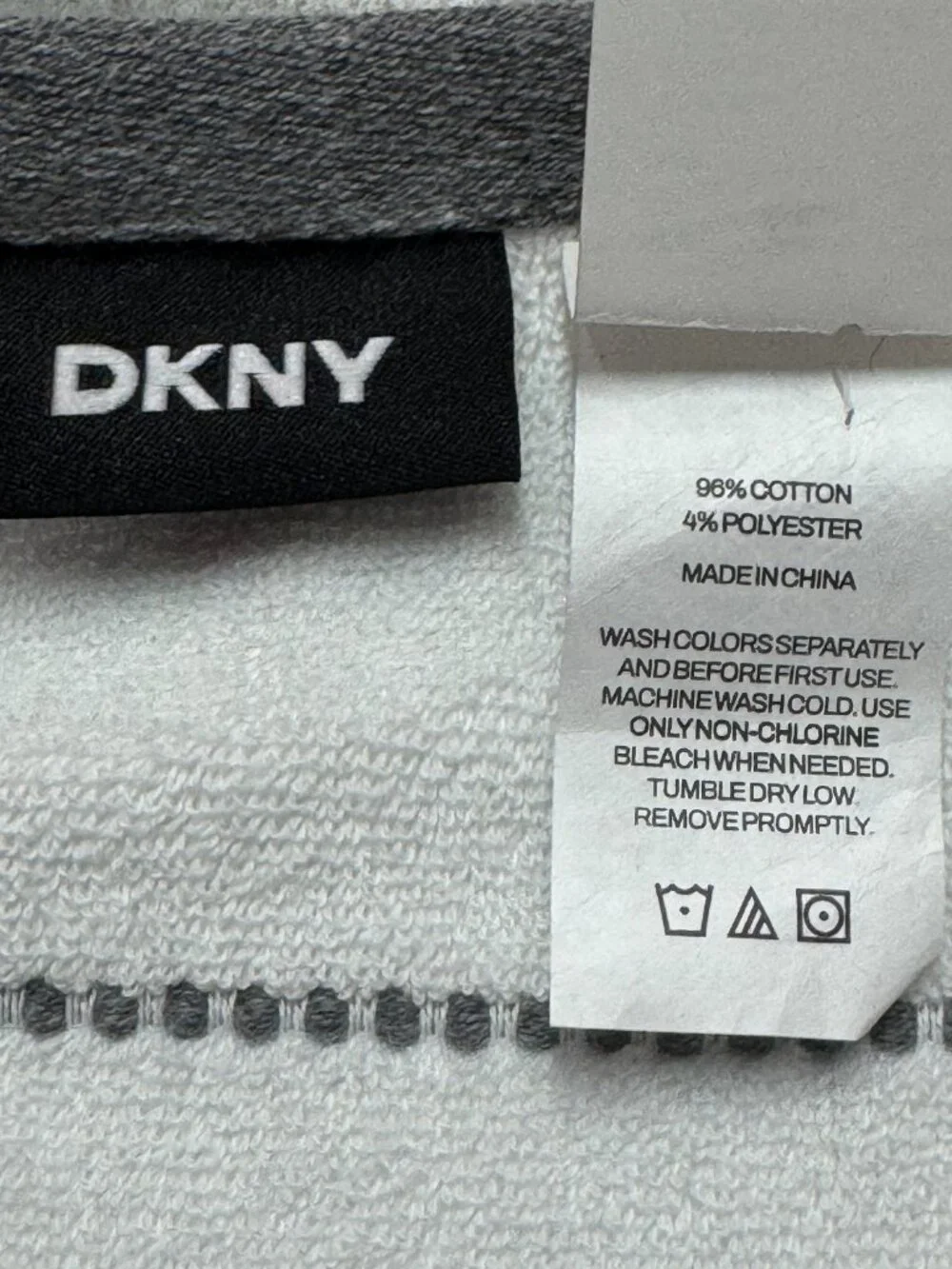 8 Pc DKNY Towel Set White Gray Stripes Striped 2 Hand 2 Bath Towels 4 Washcloths